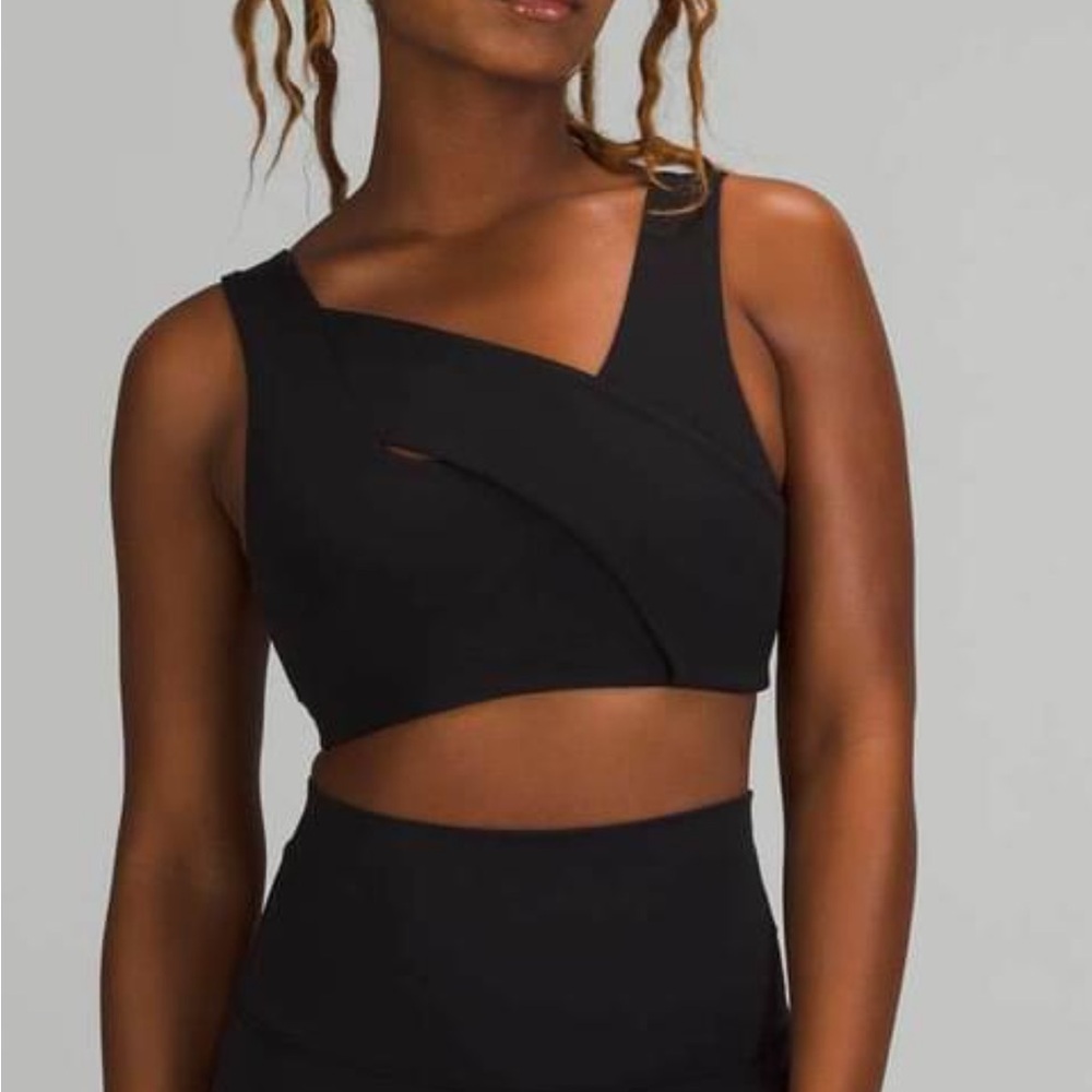 Lululemon crossover sports bra